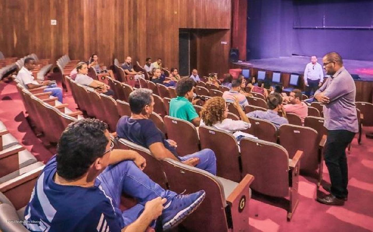 SECRETARIAS MUNICIPAIS APRESENTAM RELATÓRIO DAS METAS FISCAIS SECRETARIAS MUNICIPAIS APRESENTAM RELATÓRIO DAS METAS FISCAIS