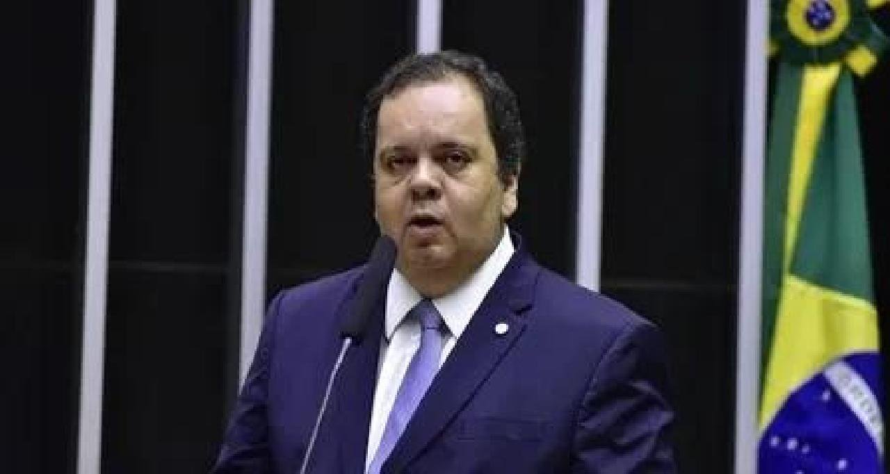 ELMAR NASCIMENTO 'IGNORA' CAIADO E INDICA APOIO À LULA EM 2026 ELMAR NASCIMENTO 'IGNORA' CAIADO E INDICA APOIO À LULA EM 2026