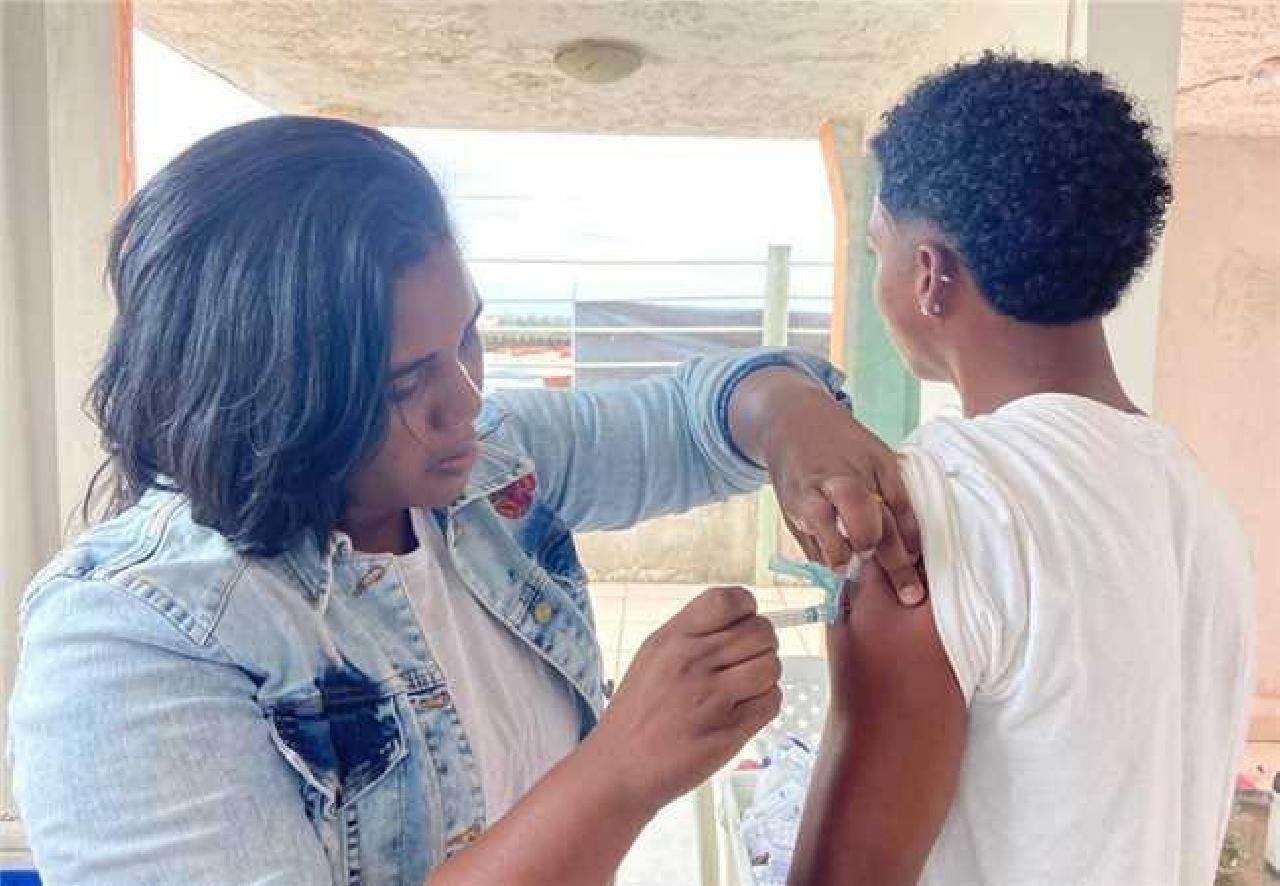 COMEÇA NA PRÓXIMA SEGUNDA-FEIRA (26), A ATUALIZAÇÃO DA CADERNETA DE VACINAÇÃO PARA ESTUDANTES DA REDE ESTADUAL DE ENSINO COMEÇA NA PRÓXIMA SEGUNDA-FEIRA (26), A ATUALIZAÇÃO DA CADERNETA DE VACINAÇÃO PARA ESTUDANTES DA REDE ESTADUAL DE ENSINO