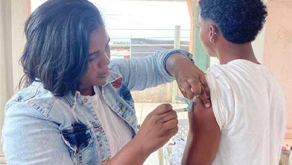 COMEÇA NA PRÓXIMA SEGUNDA-FEIRA (26), A ATUALIZAÇÃO DA CADERNETA DE VACINAÇÃO PARA ESTUDANTES DA REDE ESTADUAL DE ENSINO