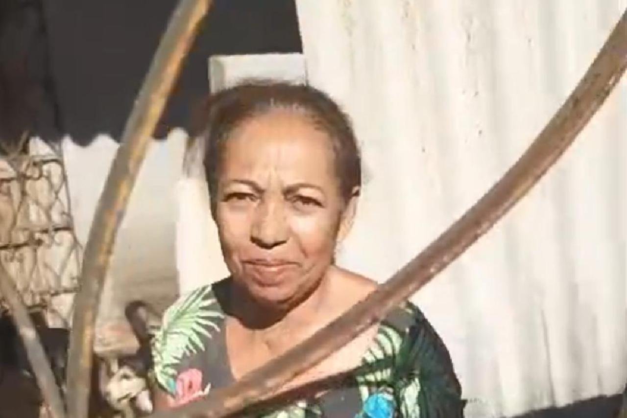 DONA MARIA TRANSFORMA CASA EM ABRIGO PARA MAIS DE 90 ANIMAIS NA ZONA SUL DE ILHÉUS