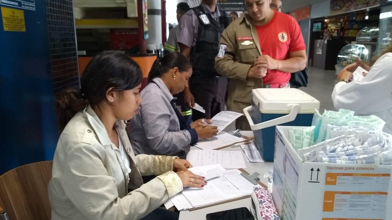 BLITZ  DE VACINAÇÃO CONTRA O SARAMPO NO AEROPORTO DE ILHÉUS