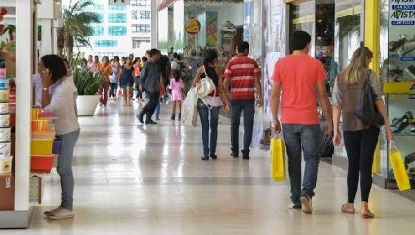 OFERTA DE VAGAS NO COMÉRCIO PARA O NATAL SERÁ A MAIOR  EM SEIS ANOS