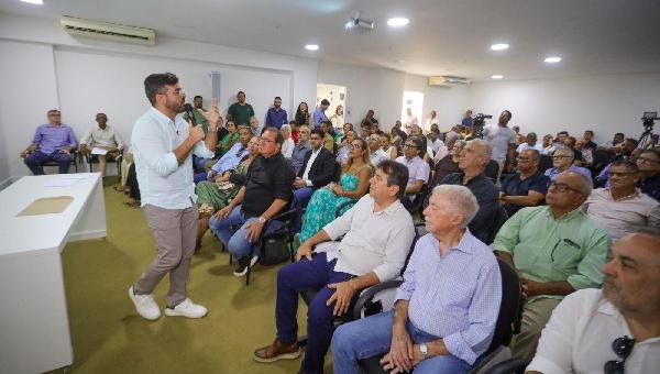 FÓRUM DISCUTE MELHORIAS PARA O AEROPORTO JORGE AMADO