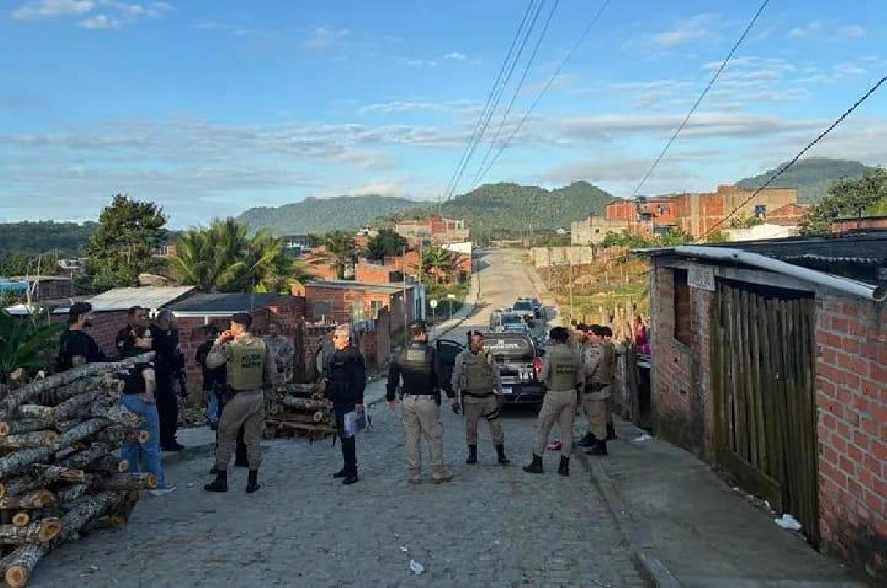 MULHERES SÃO PRESAS POR TRÁFICO DE DROGAS NO SUL DA BAHIA