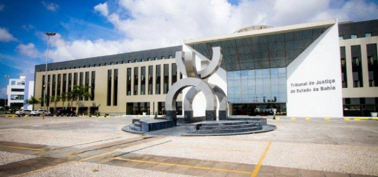 TJ-BA LICITA SERVIÇO DE MOTORISTA PARA MAGISTRADOS POR QUASE R$ 12 MI TJ-BA LICITA SERVIÇO DE MOTORISTA PARA MAGISTRADOS POR QUASE R$ 12 MI