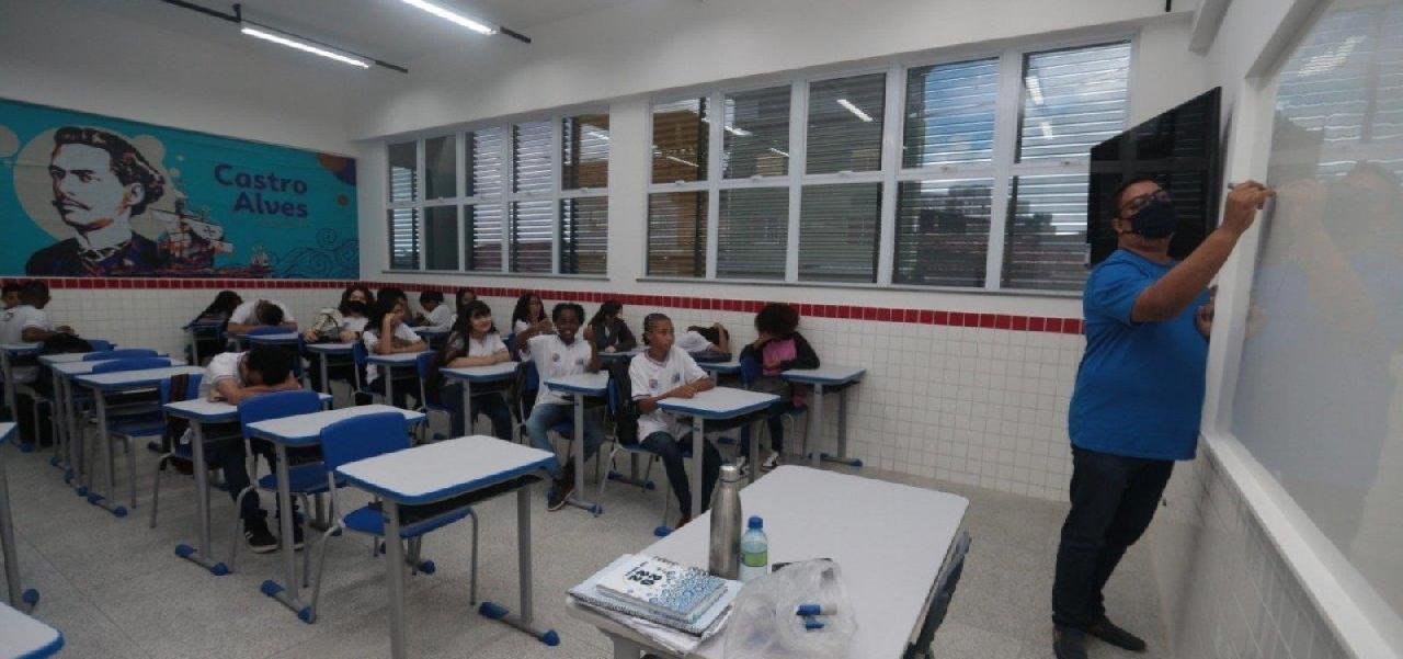 BAHIA PAGA R$ 1 BILHÃO EM PRECATÓRIOS DO FUNDEF NESTA QUINTA (29) BAHIA PAGA R$ 1 BILHÃO EM PRECATÓRIOS DO FUNDEF NESTA QUINTA (29)
