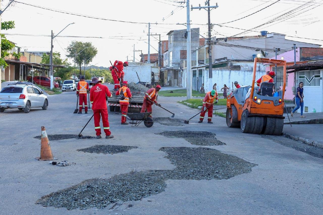 OPERAÇÃO TAPA BURACOS É REALIZADA NO BAIRRO TEOTÔNIO VILELA EM ILHÉUS OPERAÇÃO TAPA BURACOS É REALIZADA NO BAIRRO TEOTÔNIO VILELA EM ILHÉUS