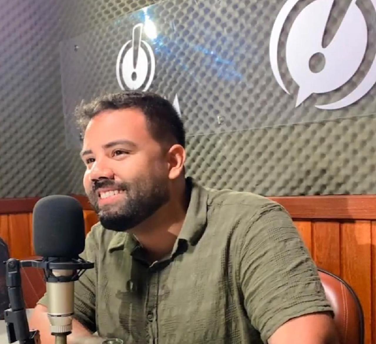 “É MARAVILHOSO SABER QUE PREPAREI UM SHOW QUE A PESSOA VAI LEMBRAR”, AFIRMA BRENNO DJ