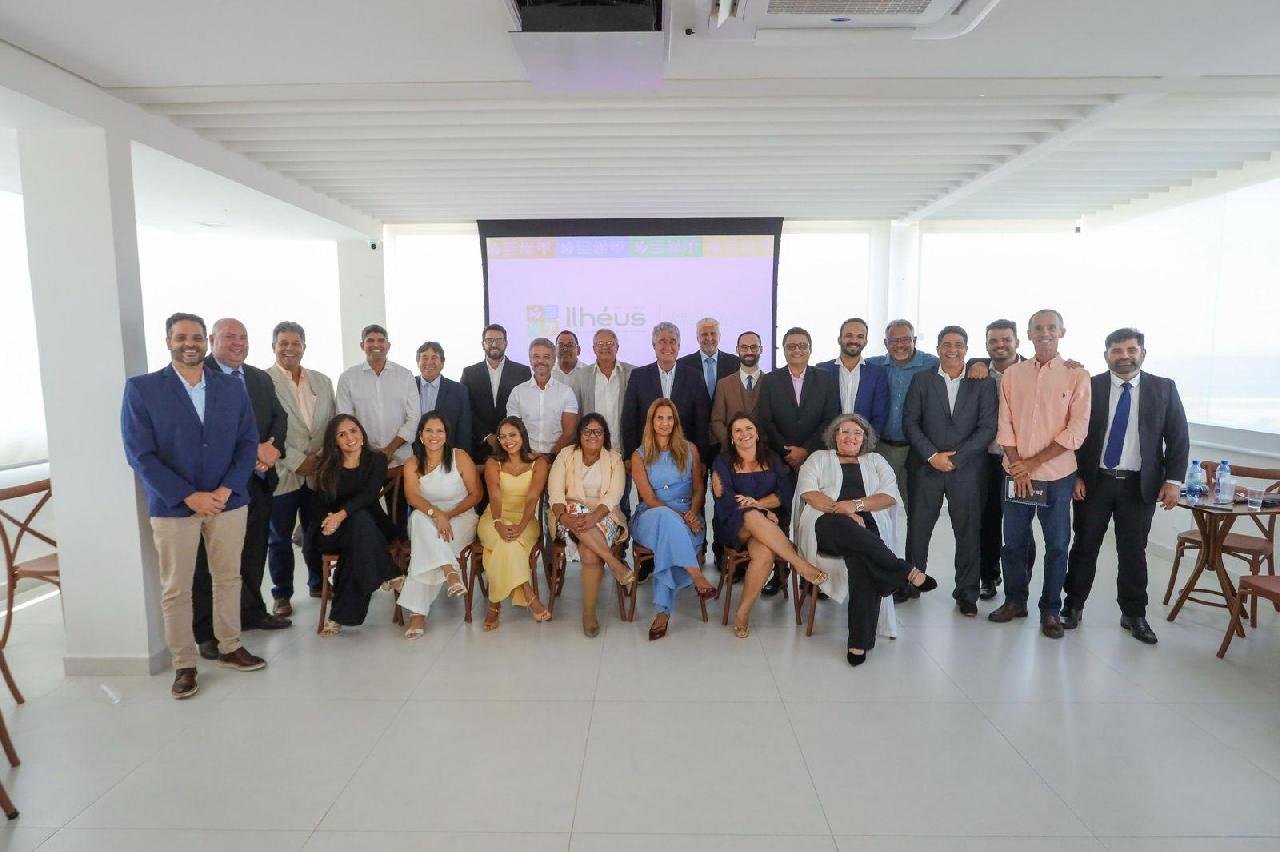 PREFEITO DE ILHÉUS APRESENTA BALANÇO DOS PRIMEIROS 50 DIAS E EXPÕE SITUAÇÃO FINANCEIRA DO MUNICÍPIO PREFEITO DE ILHÉUS APRESENTA BALANÇO DOS PRIMEIROS 50 DIAS E EXPÕE SITUAÇÃO FINANCEIRA DO MUNICÍPIO