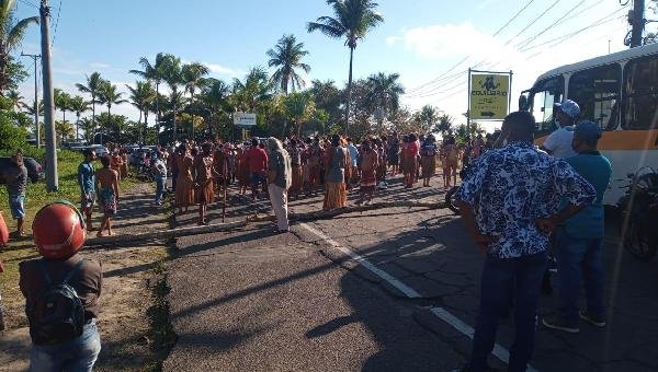 TUPINAMBÁS PROTESTAM NA ILHÉUS-OLIVENÇA 