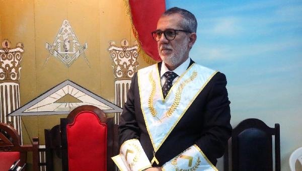 ANTÔNIO CARLOS RABAT TOMA POSSE COMO VENERÁVEL MESTRE DA LOJA MAÇÔNICA REGENERAÇÃO SUL BAIANA EM ILHÉUS