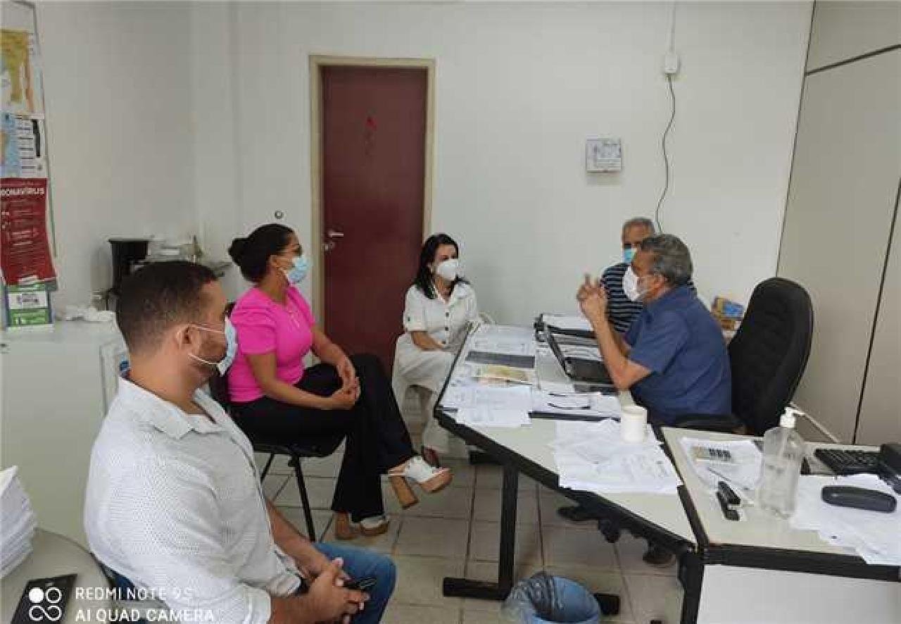TRABALHADORES DA EDUCAÇÃO DE 55 A 59 ANOS SERÃO VACINADOS EM ILHÉUS TRABALHADORES DA EDUCAÇÃO DE 55 A 59 ANOS SERÃO VACINADOS EM ILHÉUS
