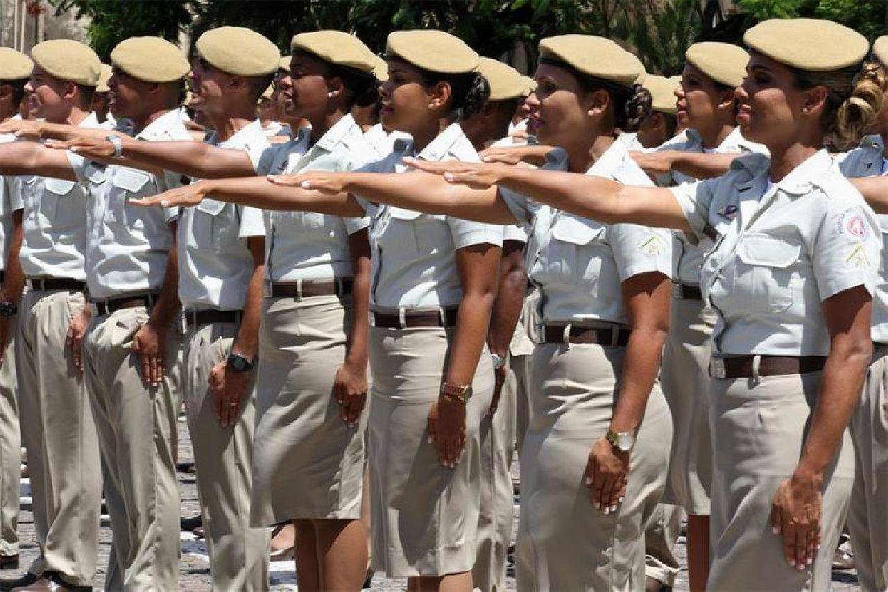 BAHIA: GOVERNO DEVE CONVOCAR MAIS DE 1,7 MIL NOVOS SOLDADOS E 470 BOMBEIROS BAHIA: GOVERNO DEVE CONVOCAR MAIS DE 1,7 MIL NOVOS SOLDADOS E 470 BOMBEIROS