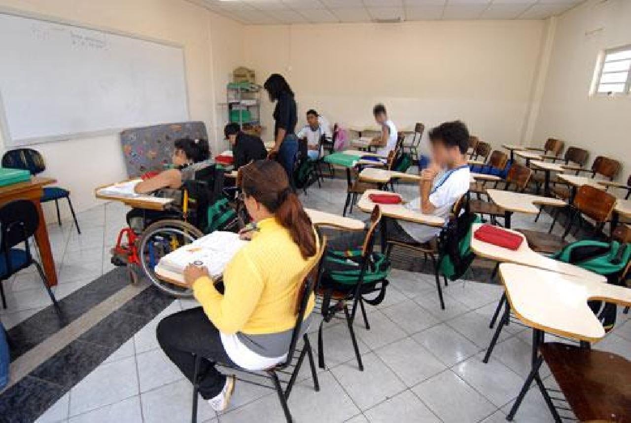 FACULDADES PRIVADAS TÊM QUE ADAPTAR AULAS PARA PESSOAS COM DEFICIÊNCIA FACULDADES PRIVADAS TÊM QUE ADAPTAR AULAS PARA PESSOAS COM DEFICIÊNCIA