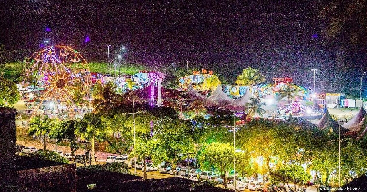 PREFEITURA SUSPENDE FUNCIONAMENTO DE PARQUES DE DIVERSÃO, FEIRAS, CINEMA E TEATRO ATÉ 21 DE DEZEMBRO PREFEITURA SUSPENDE FUNCIONAMENTO DE PARQUES DE DIVERSÃO, FEIRAS, CINEMA E TEATRO ATÉ 21 DE DEZEMBRO