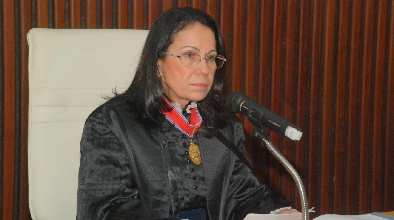 PRIMEIRA MULHER A OCUPAR A PRESIDÊNCIA DO TJBA, DESEMBARGADORA SÍLVIA ZARIF SE APOSENTA PRIMEIRA MULHER A OCUPAR A PRESIDÊNCIA DO TJBA, DESEMBARGADORA SÍLVIA ZARIF SE APOSENTA