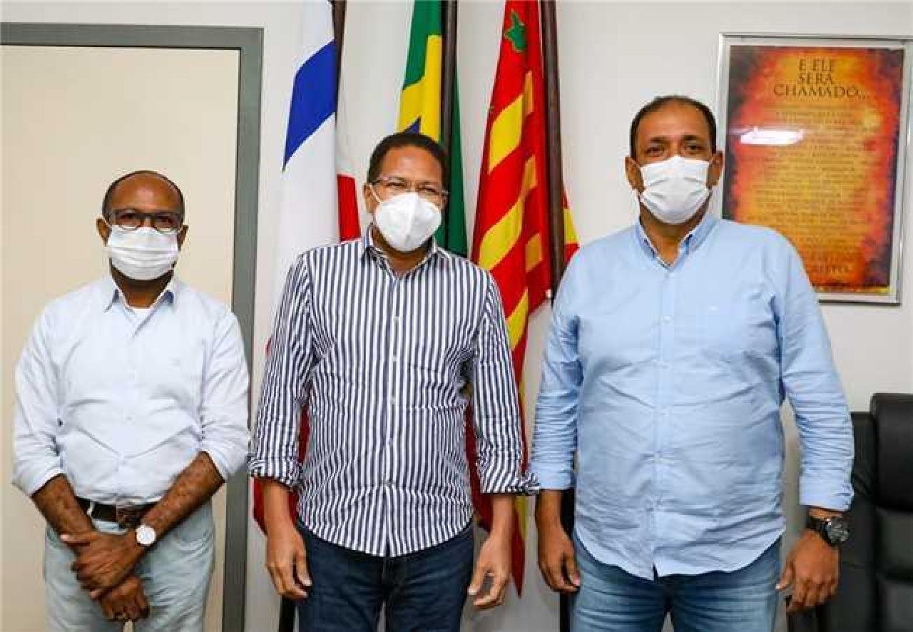 PREFEITOS DE ILHÉUS E ITABUNA SE REÚNEM PARA DISCUTIR ESTRATÉGIAS E AÇÕES DE GOVERNO PREFEITOS DE ILHÉUS E ITABUNA SE REÚNEM PARA DISCUTIR ESTRATÉGIAS E AÇÕES DE GOVERNO