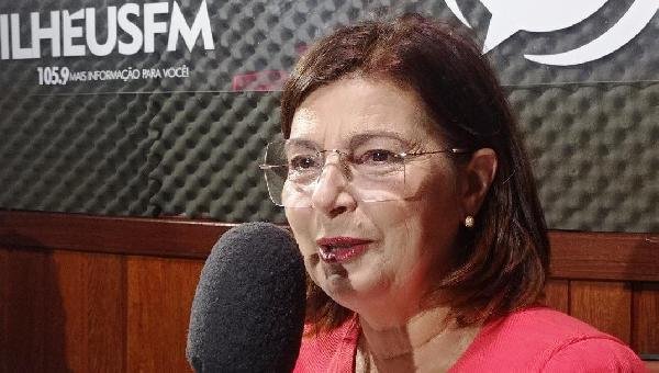 ADÉLIA AFIRMA QUE VAI PAVIMENTAR 135 KM DAS ESTRADAS RURAIS QUE LIGAM AOS DISTRITOS, SE ELEITA PREFEITA DE ILHÉUS