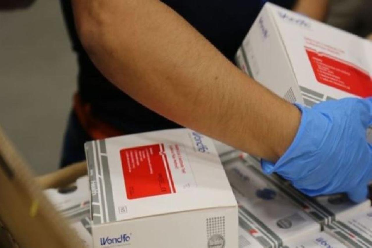 BAHIA RECEBE CERCA DE 153 MIL TESTES DO GOVERNO FEDERAL BAHIA RECEBE CERCA DE 153 MIL TESTES DO GOVERNO FEDERAL