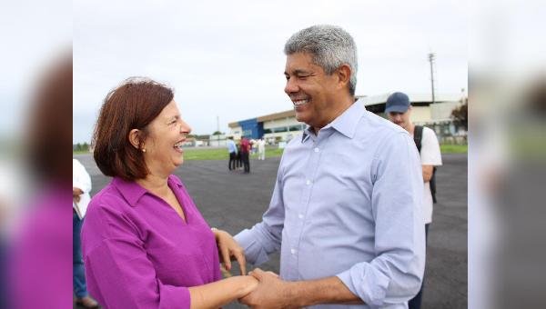GOVERNADOR JERÔNIMO PARTICIPA DE GRANDE CAMINHADA DO SEXTOU COM ADÉLIA EM ILHÉUS 