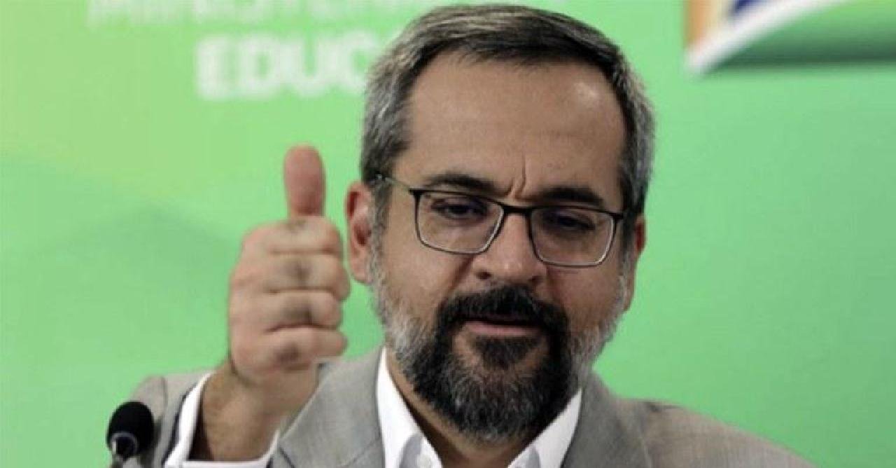 MINISTRO DA EDUCAÇÃO FALA EM POSSIBILIDADE DE AULAS REMOTAS MINISTRO DA EDUCAÇÃO FALA EM POSSIBILIDADE DE AULAS REMOTAS