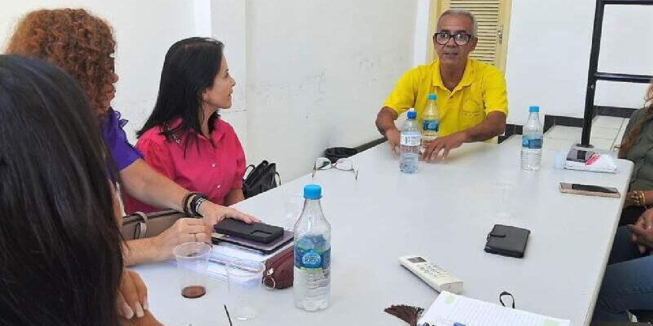 APPI SE REÚNE COM EQUIPE DA SEDUC PARA COBRAR SOLUÇÃO DE PROBLEMAS EM ESCOLAS DE ILHÉUS APPI SE REÚNE COM EQUIPE DA SEDUC PARA COBRAR SOLUÇÃO DE PROBLEMAS EM ESCOLAS DE ILHÉUS