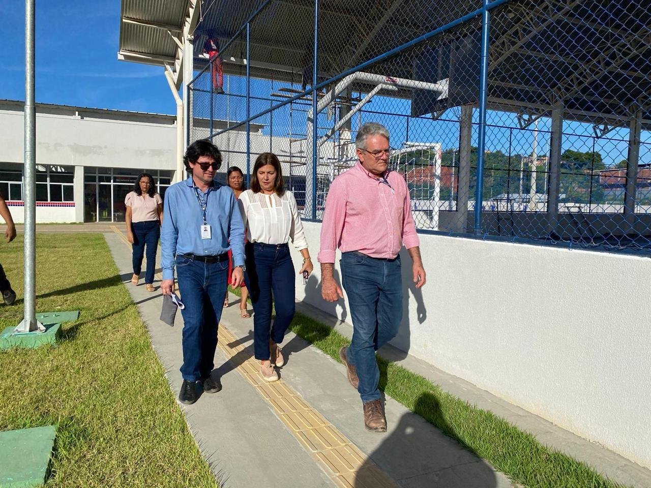 SECRETÁRIA ADÉLIA PINHEIRO VISTORIA ESCOLAS ATINGIDAS PELA CHUVA EM ILHÉUS SECRETÁRIA ADÉLIA PINHEIRO VISTORIA ESCOLAS ATINGIDAS PELA CHUVA EM ILHÉUS