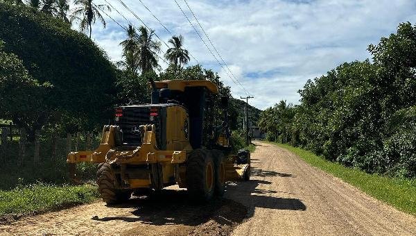 RECUPERAÇÃO DAS ESTRADAS VICINAIS ENTRE ILHÉUS E URUÇUCA ENTRA NA RETA FINAL