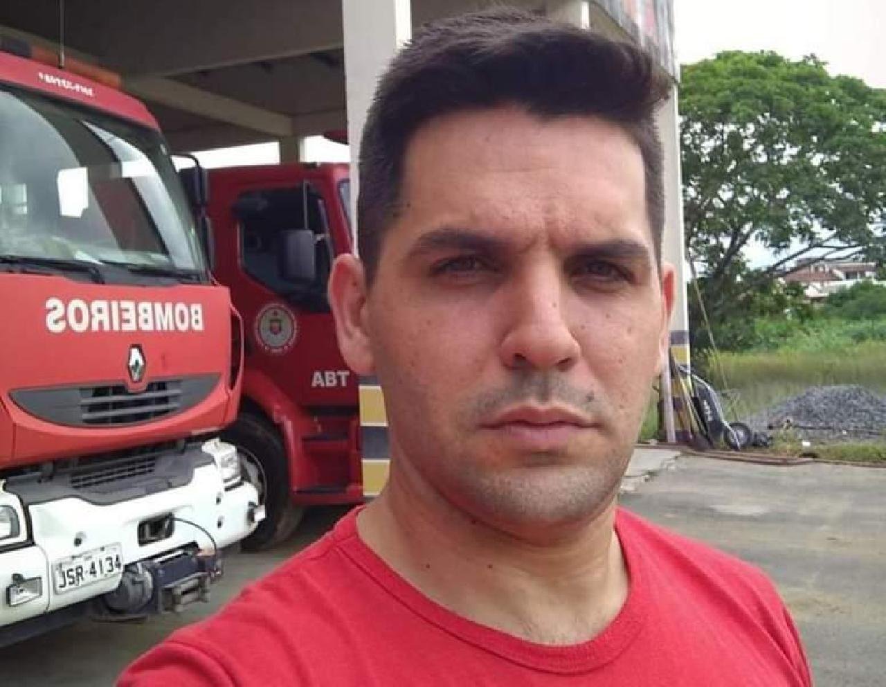 BOMBEIRO MILITAR É PRESO ACUSADO DE TENTAR ASSALTAR TURISTA EM PORTO SEGURO BOMBEIRO MILITAR É PRESO ACUSADO DE TENTAR ASSALTAR TURISTA EM PORTO SEGURO