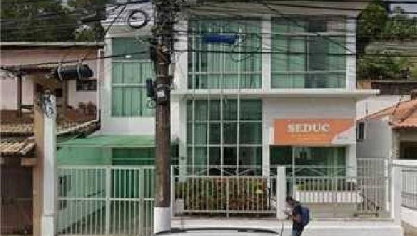 CONTRATO DE PROFESSOR É ENCERRADO APÓS DENÚNCIAS ENVOLVENDO ALUNAS DE ESCOLA EM ILHÉUS