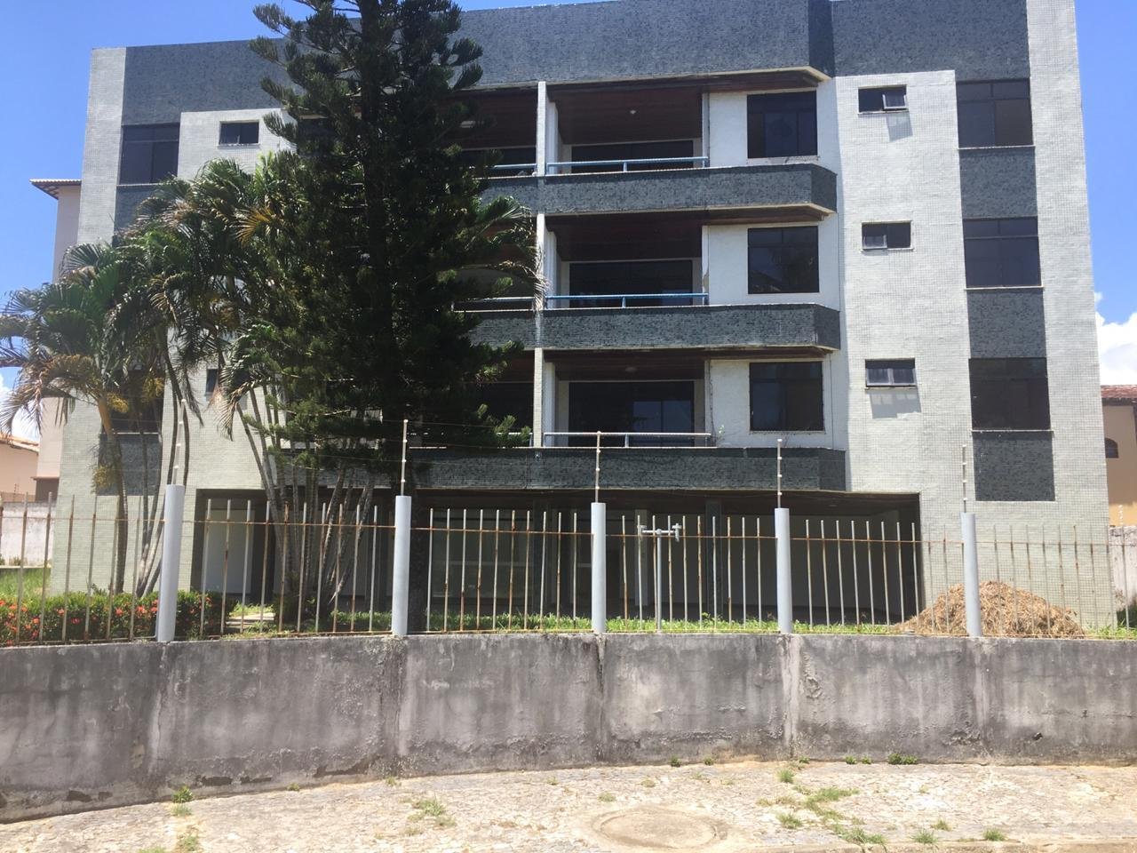 TJ BA DEIXA PRÉDIO RESIDENCIAL ABANDONADO EM ILHÉUS TJ BA DEIXA PRÉDIO RESIDENCIAL ABANDONADO EM ILHÉUS