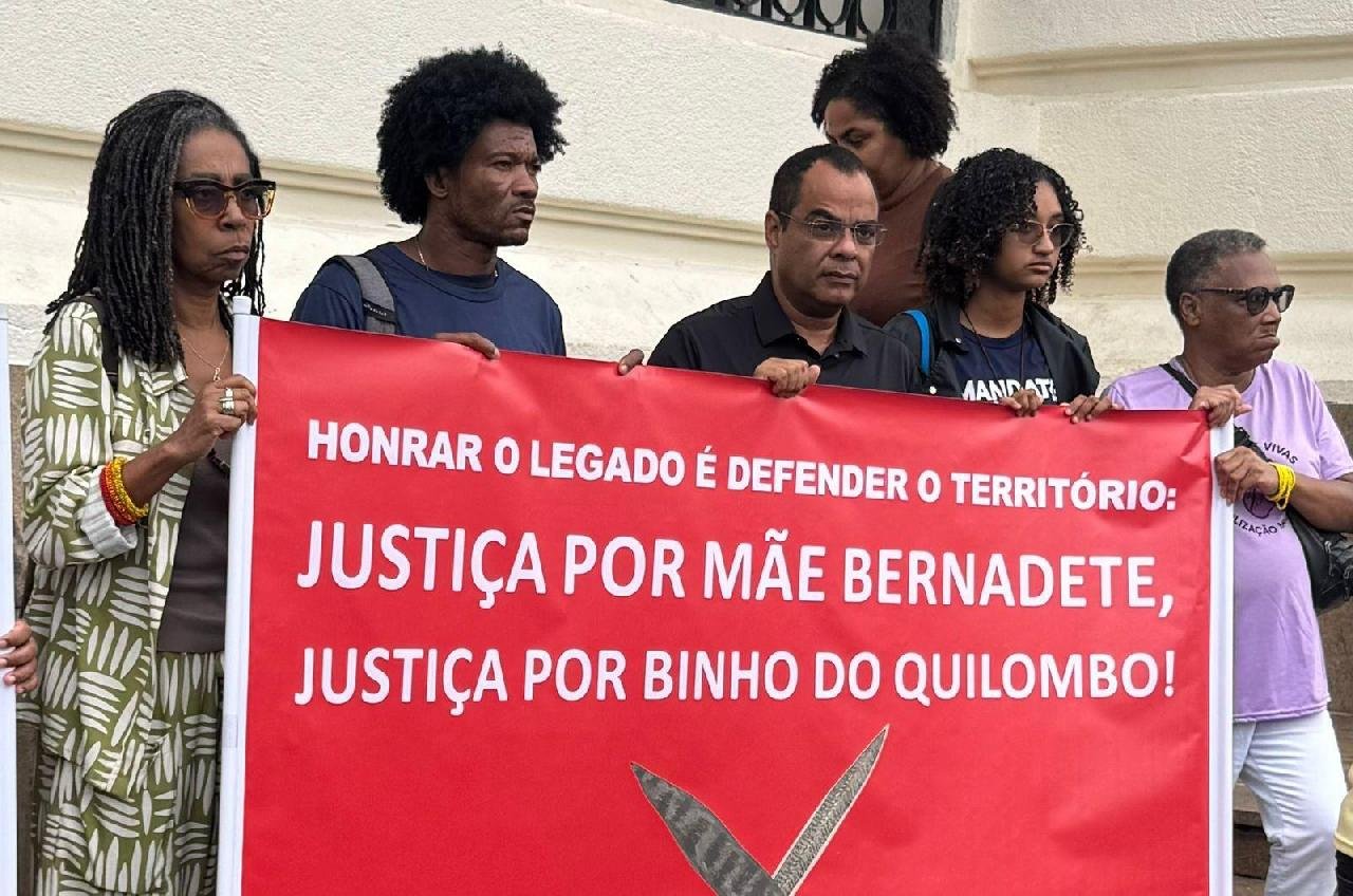 MAGNO LAVIGNE ACOMPANHA JULGAMENTO DOS ACUSADOS PELA MORTE DE MÃE BERNADETE EM SALVADOR