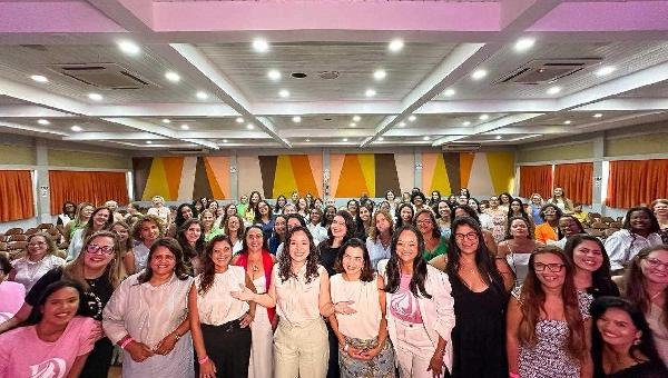 "DELAS PARA ELAS" REÚNE MAIS DE 200 EMPREENDEDORAS EM EVENTO SOBRE LIDERANÇA FEMININA EM ILHÉUS