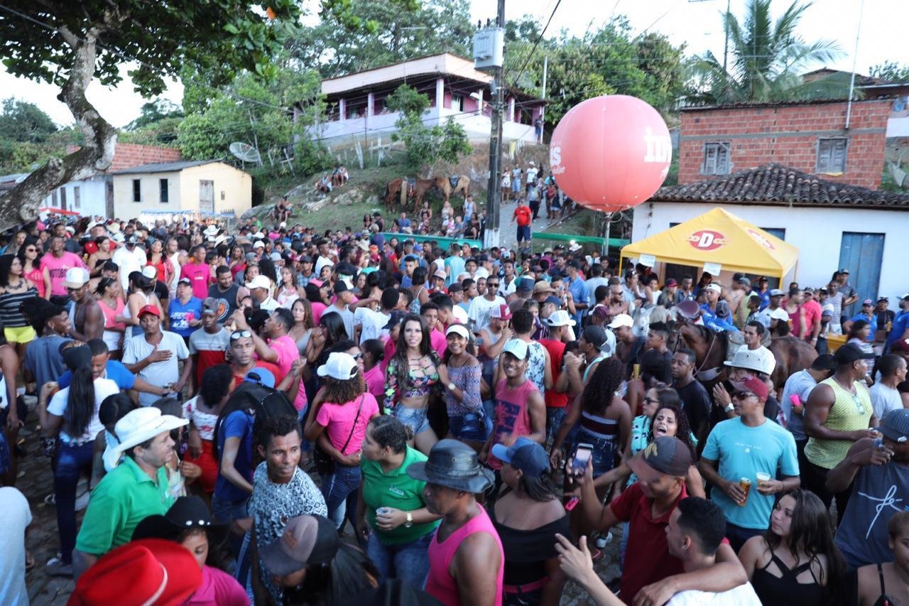 SEXTO ANIVERSÁRIO DA COMITIVA TE PEGO NO MEU LAÇO TEVE RECORDE DE PÚBLICO