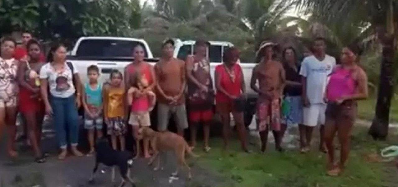 ILHÉUS: INDÍGENAS LIBERAM CARRO APREENDIDO DA SECRETARIA ESPECIAL DE SAÚDE ILHÉUS: INDÍGENAS LIBERAM CARRO APREENDIDO DA SECRETARIA ESPECIAL DE SAÚDE