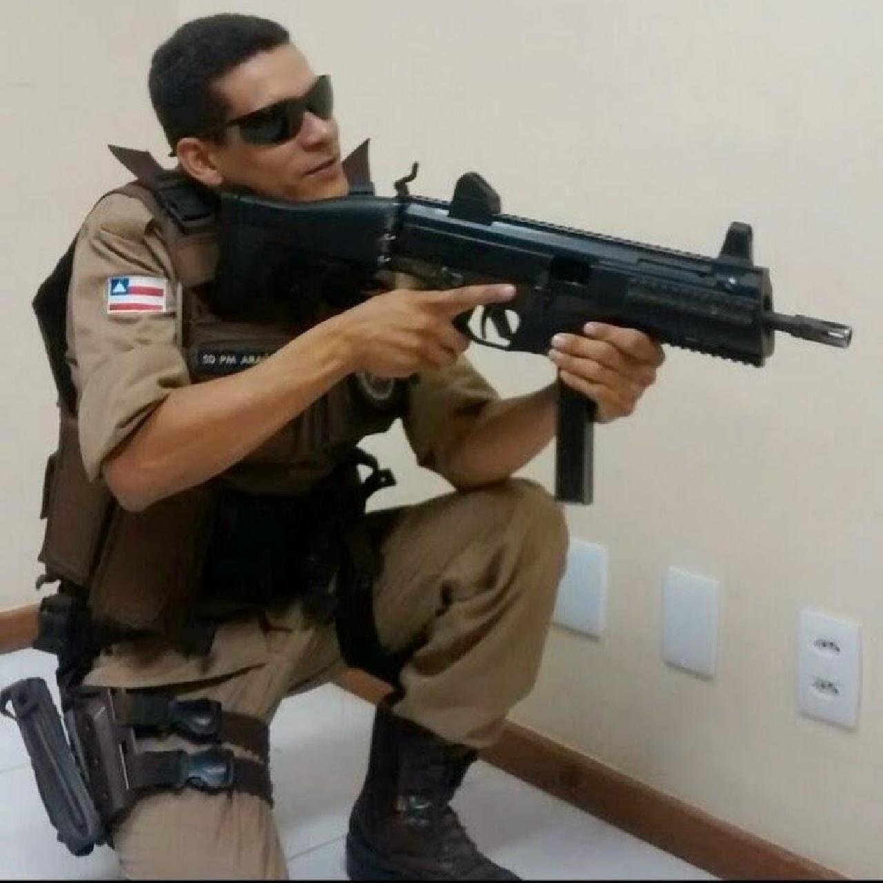 PM QUE MATOU FOTÓGRAFO SE ENTREGA NO COMPLEXO POLICIAL DE ITABUNA PM QUE MATOU FOTÓGRAFO SE ENTREGA NO COMPLEXO POLICIAL DE ITABUNA