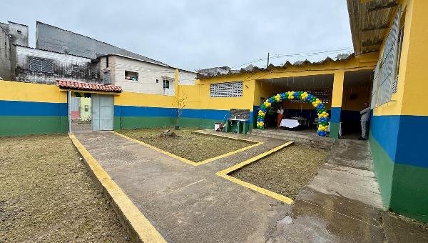 ESCOLA MUNICIPAL VOVÔ ISAAC É ENTREGUE REQUALIFICADA