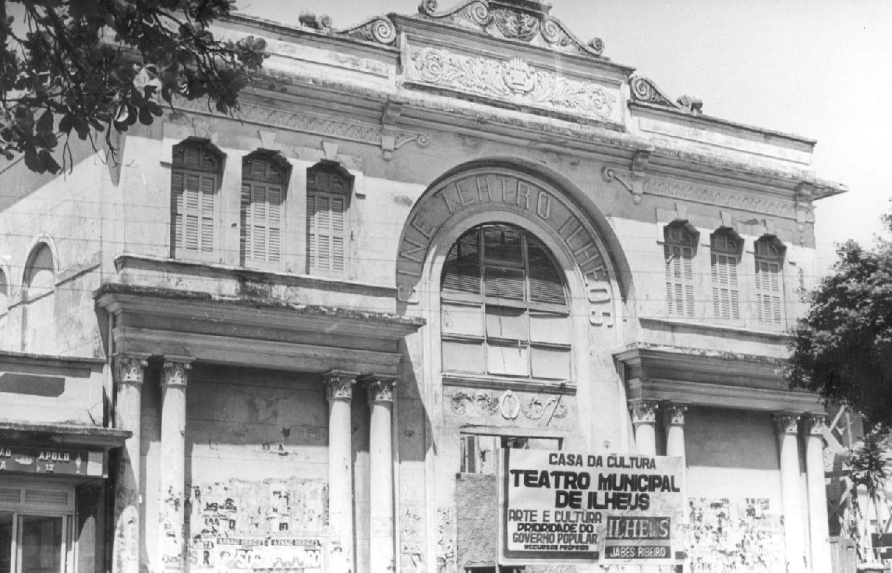 HÁ 37 ANOS TEATRO MUNICIPAL DE ILHÉUS ERA REABERTO HÁ 37 ANOS TEATRO MUNICIPAL DE ILHÉUS ERA REABERTO
