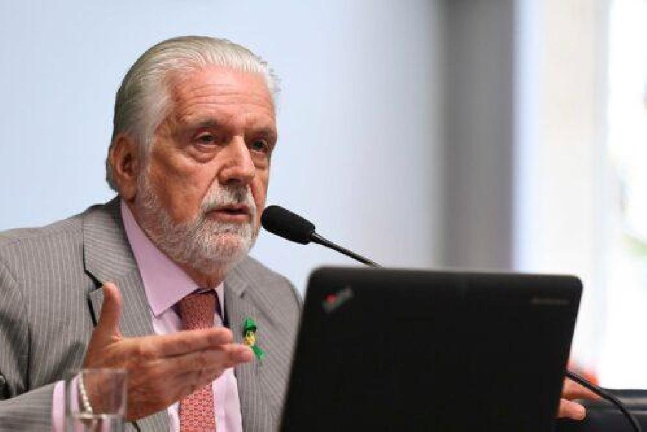 JAQUES WAGNER AFIRMA QUE AUGUSTO CASTRO TEM PRIORIDADE EM RECEBER APOIO DO PT JAQUES WAGNER AFIRMA QUE AUGUSTO CASTRO TEM PRIORIDADE EM RECEBER APOIO DO PT