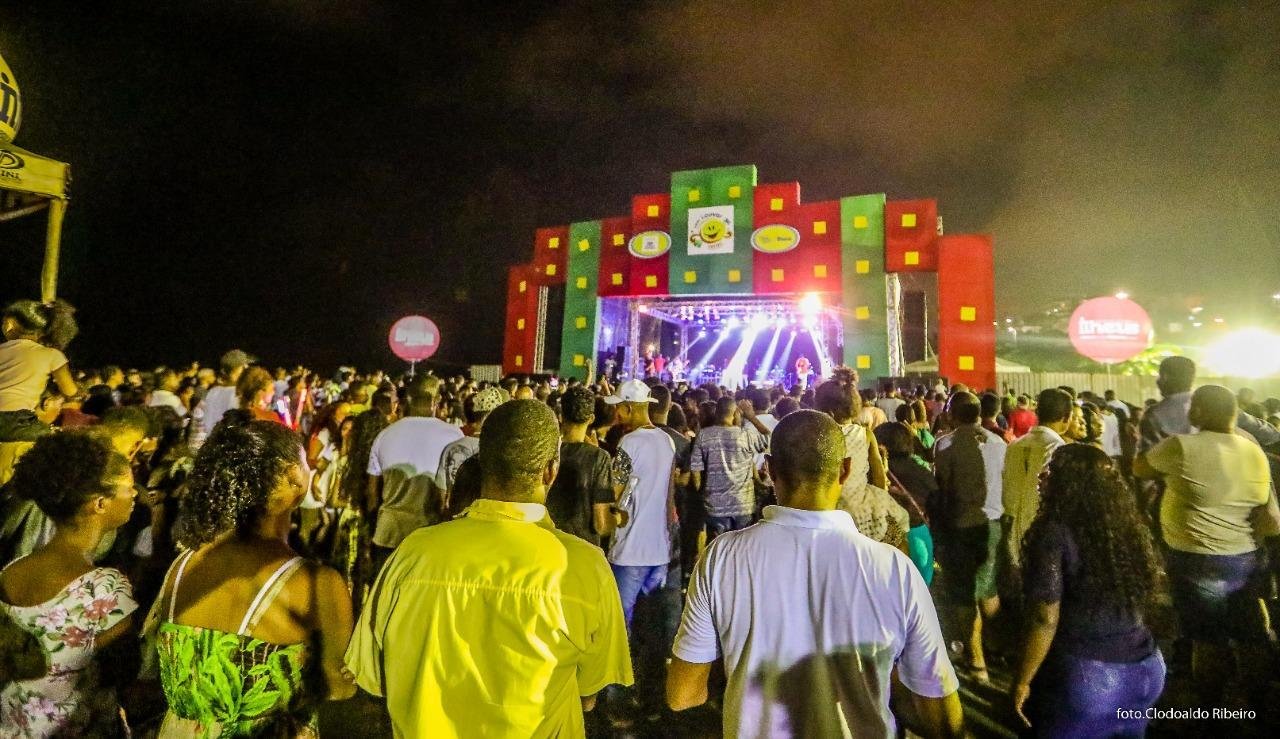 EVENTO DE LOUVOR E ADORAÇÃO REUNIU MILHARES DE PESSOAS NA AVENIDA SOARES LOPES EVENTO DE LOUVOR E ADORAÇÃO REUNIU MILHARES DE PESSOAS NA AVENIDA SOARES LOPES