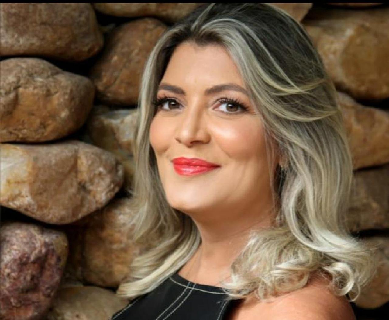 ANA ROSA DESTACA A IMPORTÂNCIA DO SEGURO E DO PLANO DE SAÚDE ANA ROSA DESTACA A IMPORTÂNCIA DO SEGURO E DO PLANO DE SAÚDE