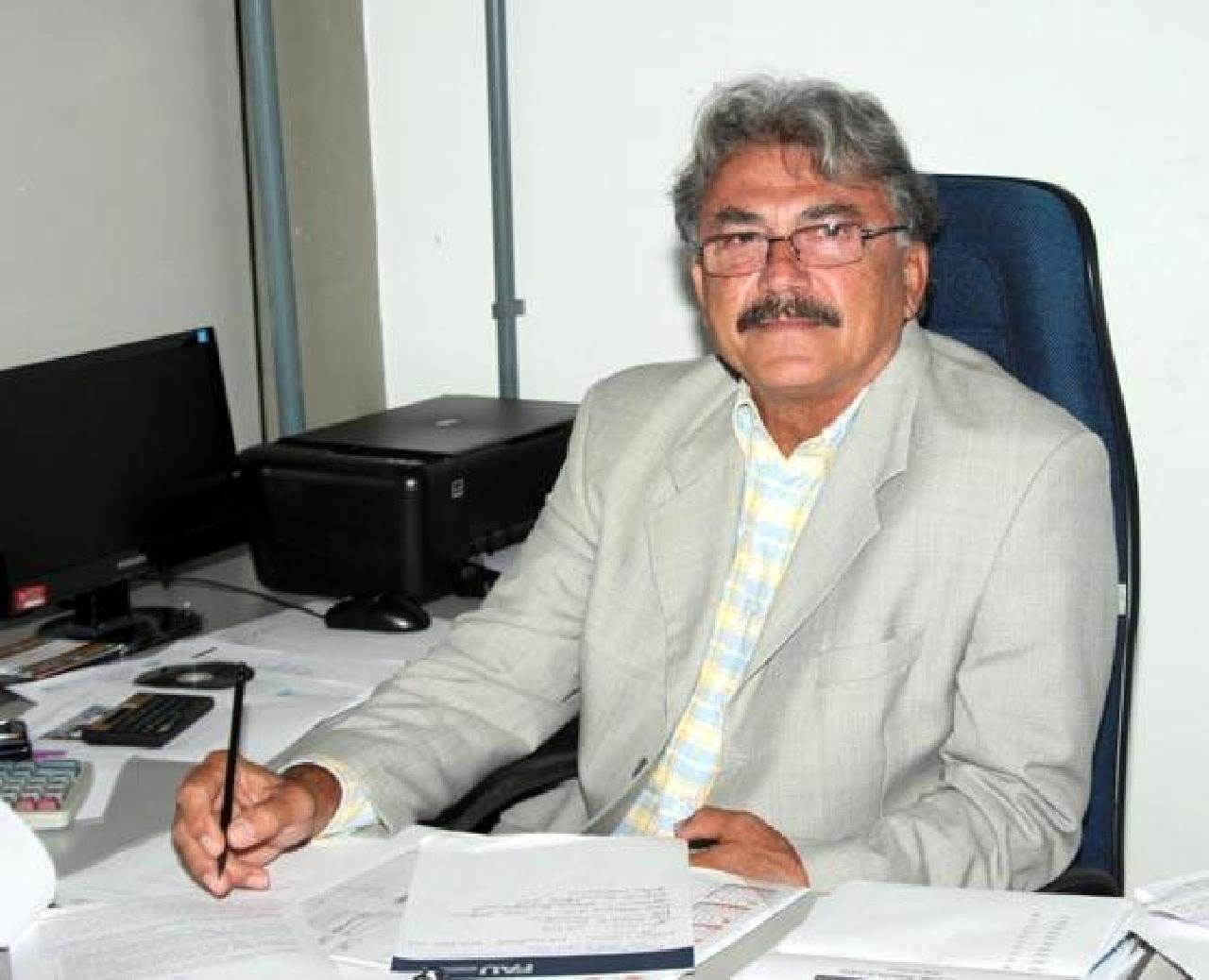 20 ANOS DE MEDICINA NA UESC: "ME SINTO FELIZ E HONRADO!", DIZ REITOR JOAQUIM BASTOS 20 ANOS DE MEDICINA NA UESC: "ME SINTO FELIZ E HONRADO!", DIZ REITOR JOAQUIM BASTOS