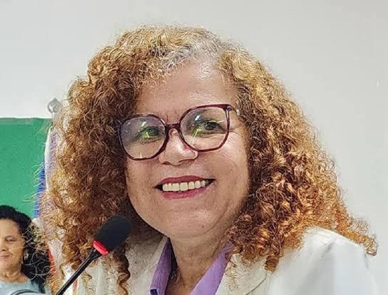 ENILDA MENDONÇA PEDE AFASTAMENTO DO SINDICATO PARA CONCORRER A REELEIÇÃO ENILDA MENDONÇA PEDE AFASTAMENTO DO SINDICATO PARA CONCORRER A REELEIÇÃO