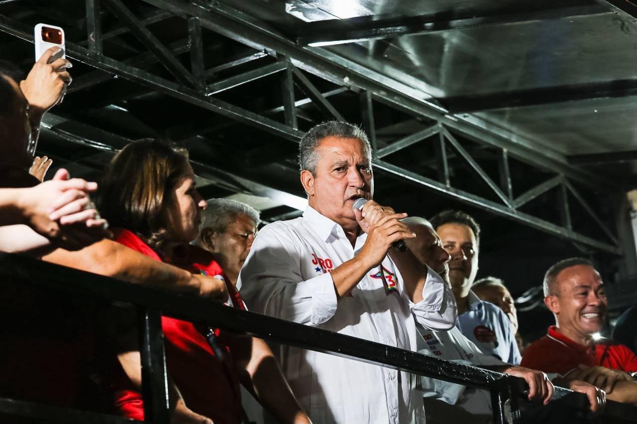 RUI DIZ QUE BRASIL NÃO PODE SER GOVERNADO POR “MILICIANO” E PEDE 5 MILHÕES DE VOTOS PARA LULA NA BAHIA 