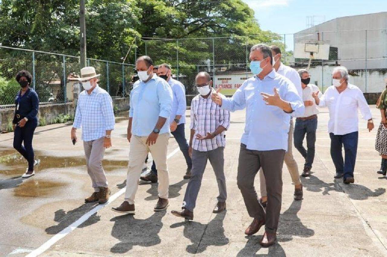 ILHÉUS: GOVERNADOR ATENDE PEDIDO DE BEBETO E DESCARTA CONSTRUÇÃO DAS ESTAÇÕES ELEVATÓRIAS NA SAPETINGA E NA PRAÇA  DO PONTAL 