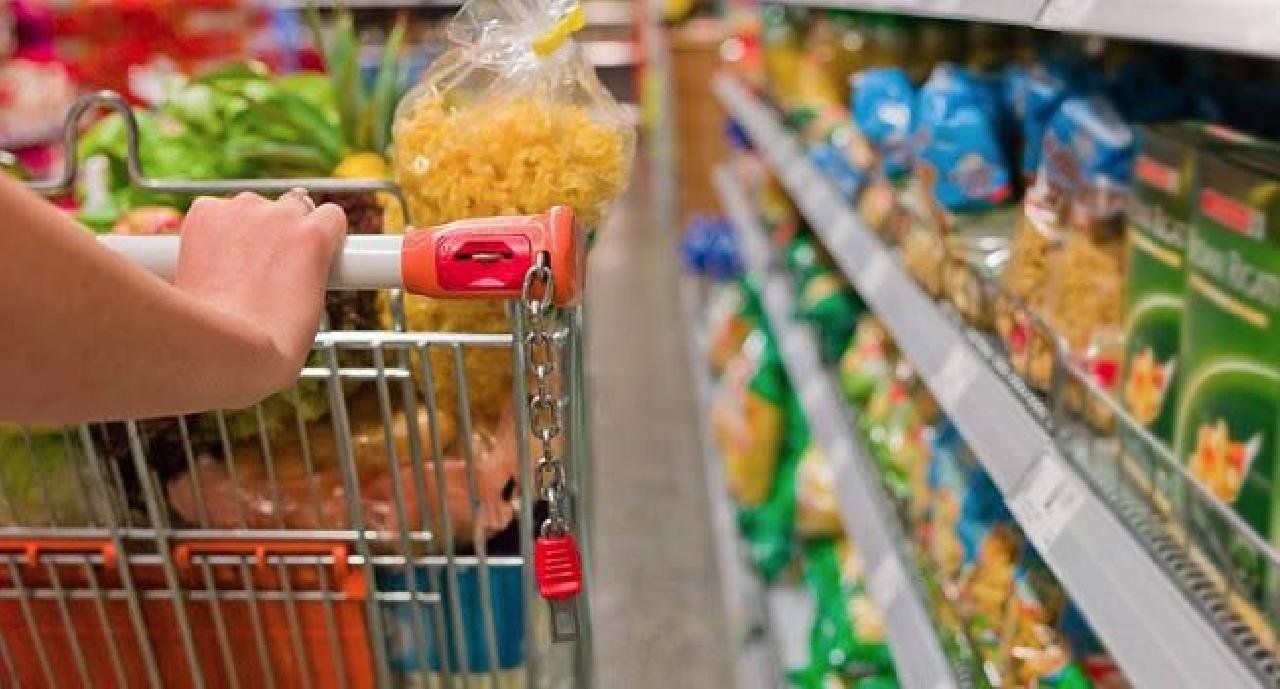 VALE-ALIMENTAÇÃO JÁ FOI ENTREGUE A MAIS DE 179 MIL ESTUDANTES DA REDE ESTADUAL DE ENSINO