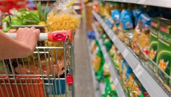 VALE-ALIMENTAÇÃO JÁ FOI ENTREGUE A MAIS DE 179 MIL ESTUDANTES DA REDE ESTADUAL DE ENSINO