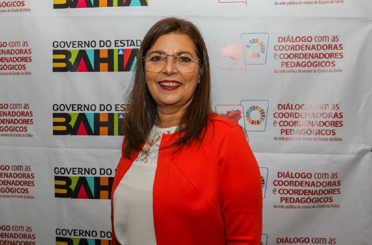 ADÉLIA PINHEIRO ACENA AO PT E REVELA DIÁLOGOS PARA DEIXAR GOVERNO E DISPUTAR PREFEITURA DE ILHÉUS ADÉLIA PINHEIRO ACENA AO PT E REVELA DIÁLOGOS PARA DEIXAR GOVERNO E DISPUTAR PREFEITURA DE ILHÉUS