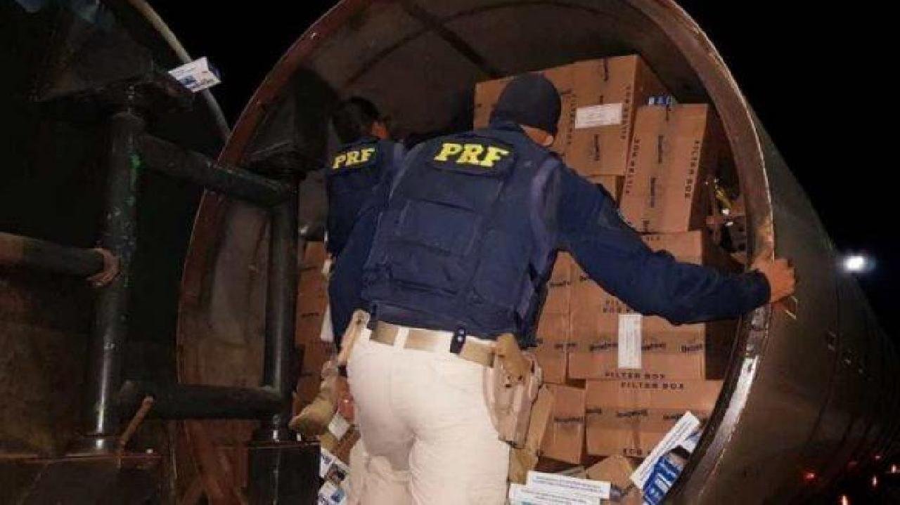 PRF APREENDE 250 MIL MAÇOS DE CIGARRO EM CAMINHÃO-TANQUE EM VITÓRIA DA CONQUISTA PRF APREENDE 250 MIL MAÇOS DE CIGARRO EM CAMINHÃO-TANQUE EM VITÓRIA DA CONQUISTA